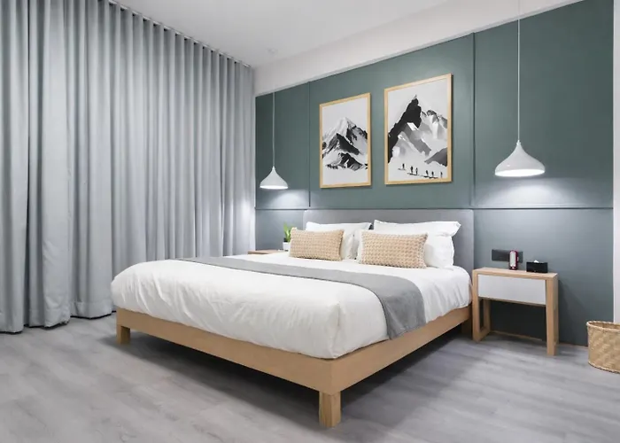 Tiny Living Modern 2 Bedroom In Near Thamel & Airport *