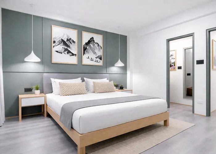 Tiny Living Modern 2 Bedroom In Near Thamel & Airport *