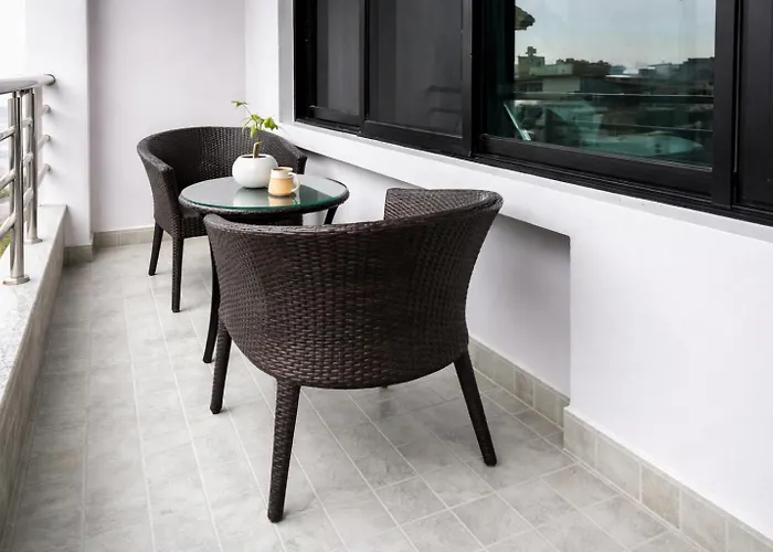 Tiny Living Modern 2 Bedroom In Near Thamel & Airport Apartment *