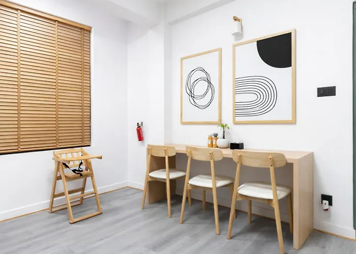 Tiny Living Modern 2 Bedroom In Near Thamel & Airport *